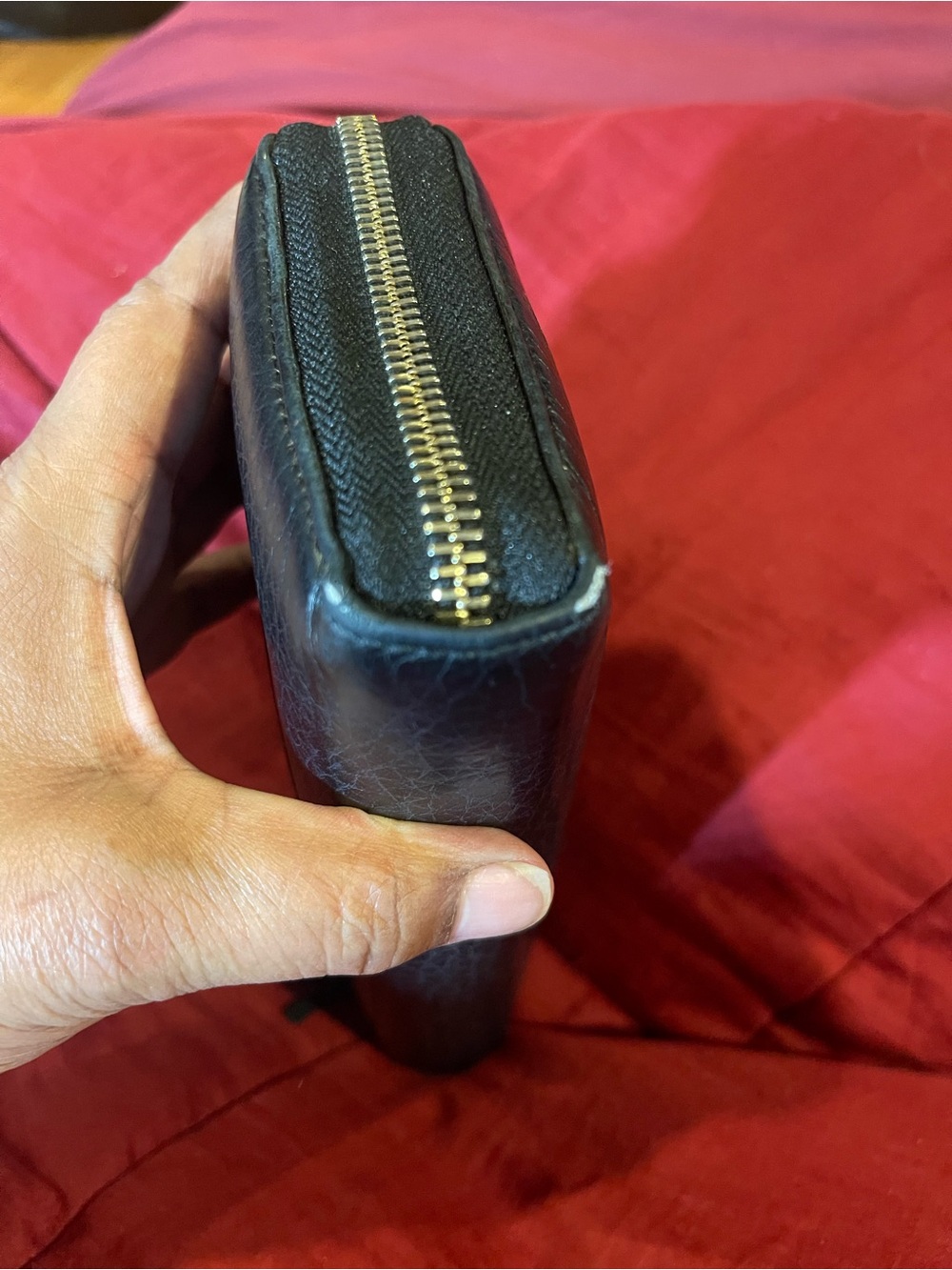 Gucci Black Leather Zip Wallet with Tassel and Embossed GG - Picture 4 of 14